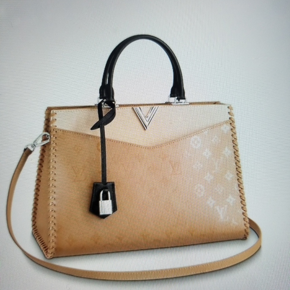 - - Authentic Louis Vuitton Bag